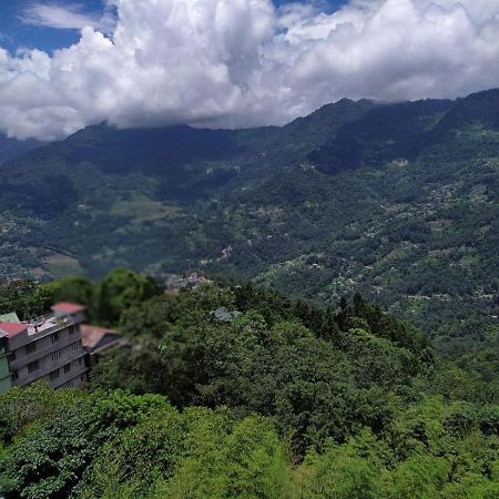 Muscatel Bellevue - Nxt To North Sikkim Taxi Stand Hotel Gangtok Exterior photo